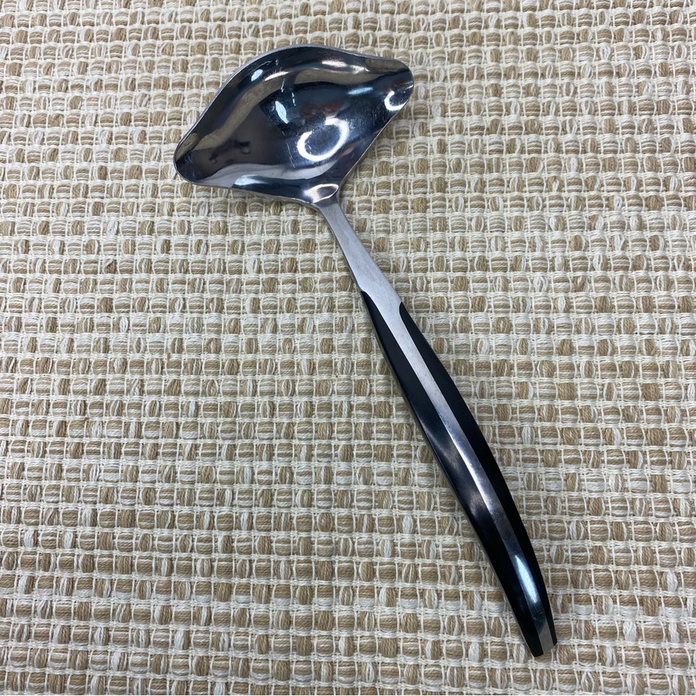VTG ELDAN ELD2 STAINLESS GRAVY LADLE BLACK HANDLE FLATWARE JAPAN 7 1/8" X 3" MCM